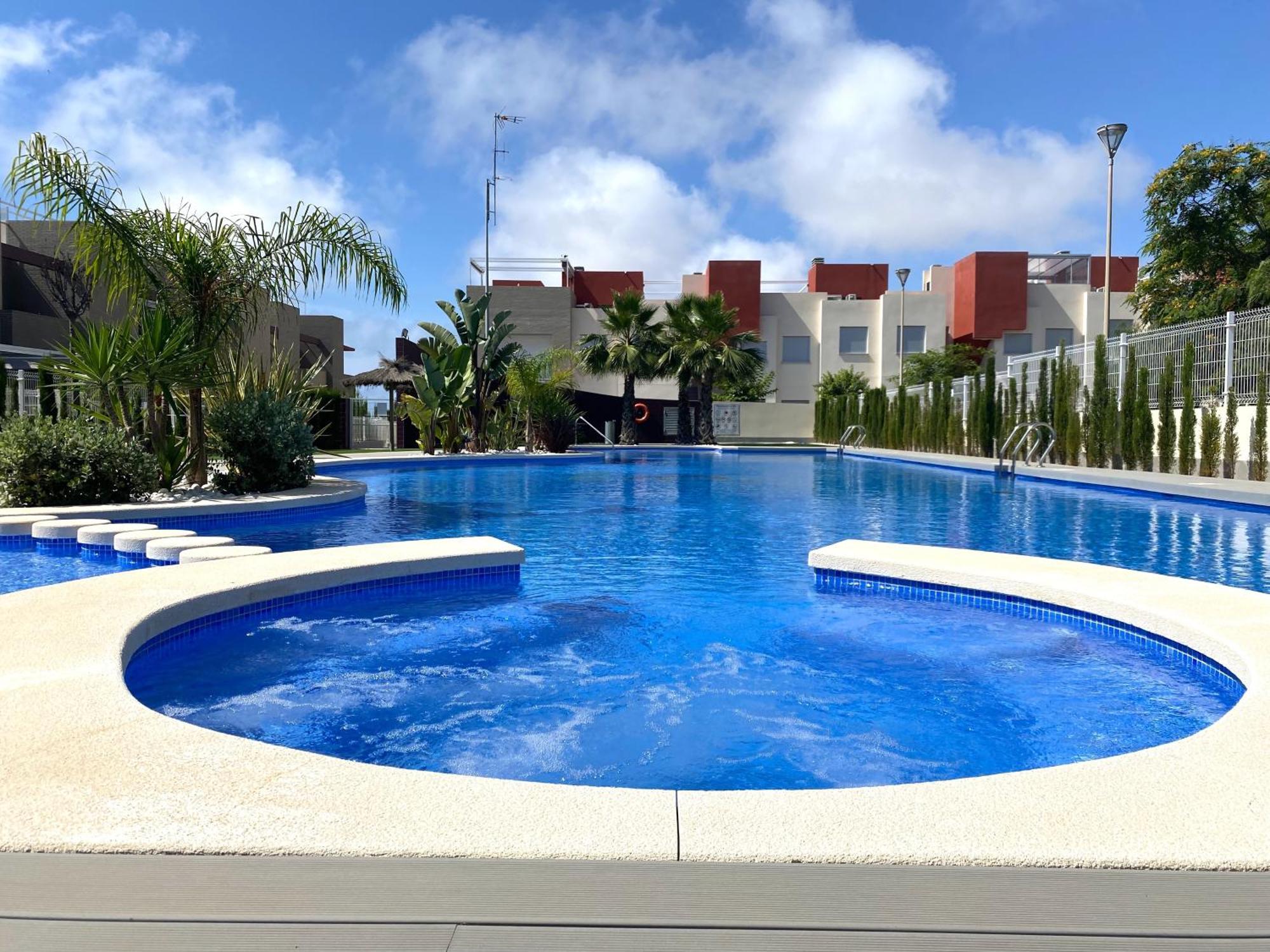 Magnifico Apartamento De Planta Alta La Isla Torrevieja Extérieur photo
