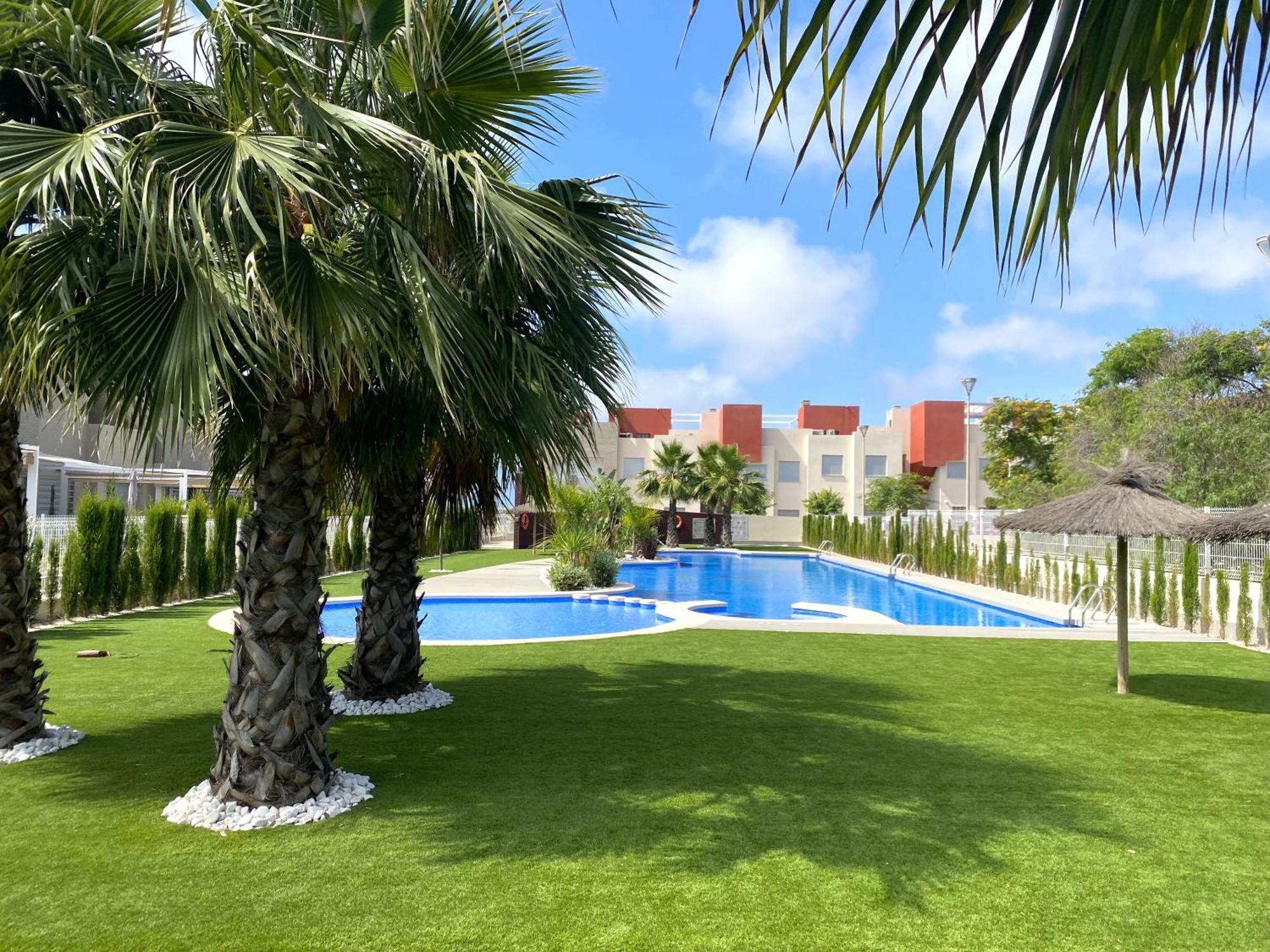 Magnifico Apartamento De Planta Alta La Isla Torrevieja Extérieur photo